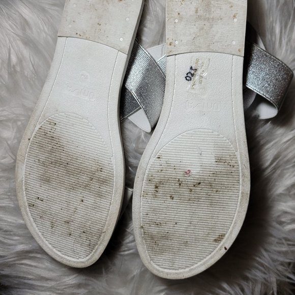 Unisa White and Silver Stretch Size 10 Sandals - Picture 4 of 4